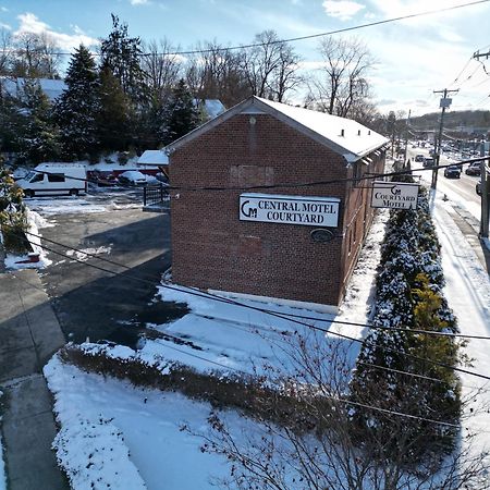 Central Motel Courtyard White Plains Dış mekan fotoğraf