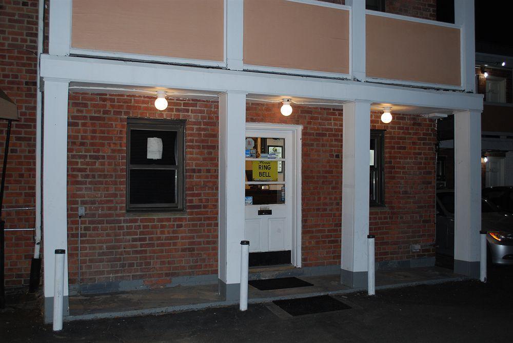 Central Motel Courtyard White Plains Dış mekan fotoğraf