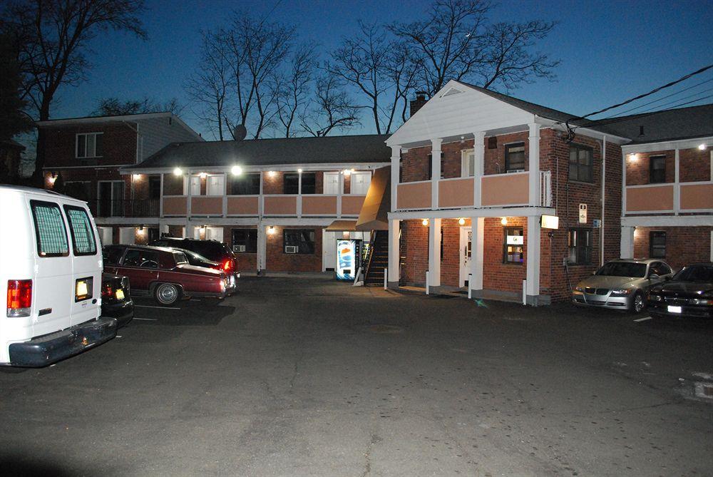 Central Motel Courtyard White Plains Dış mekan fotoğraf