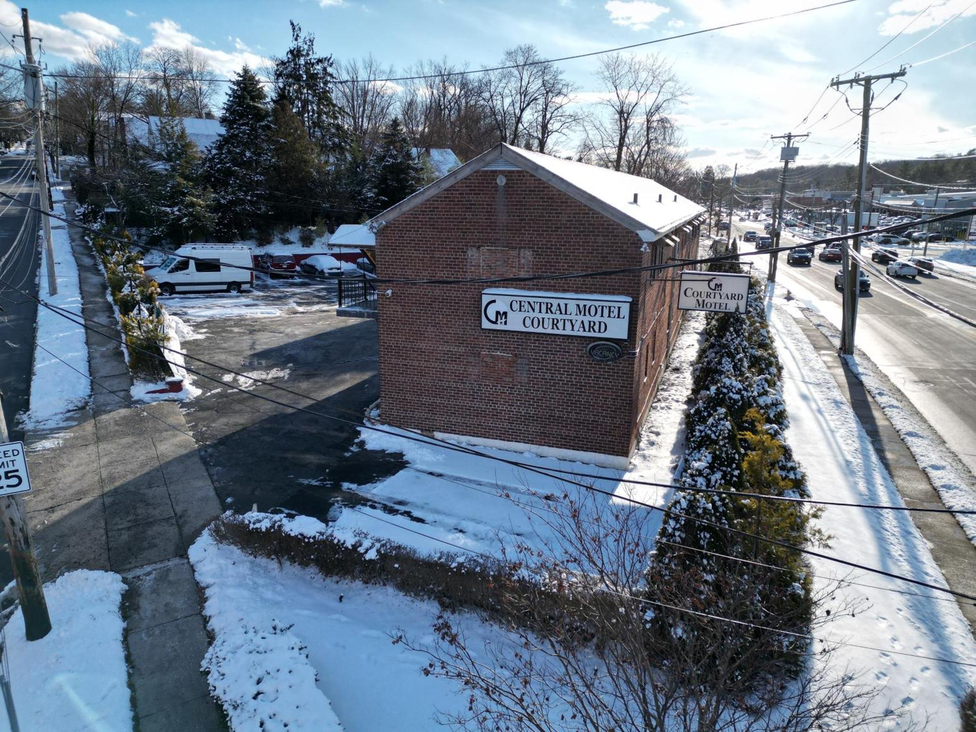 Central Motel Courtyard White Plains Dış mekan fotoğraf