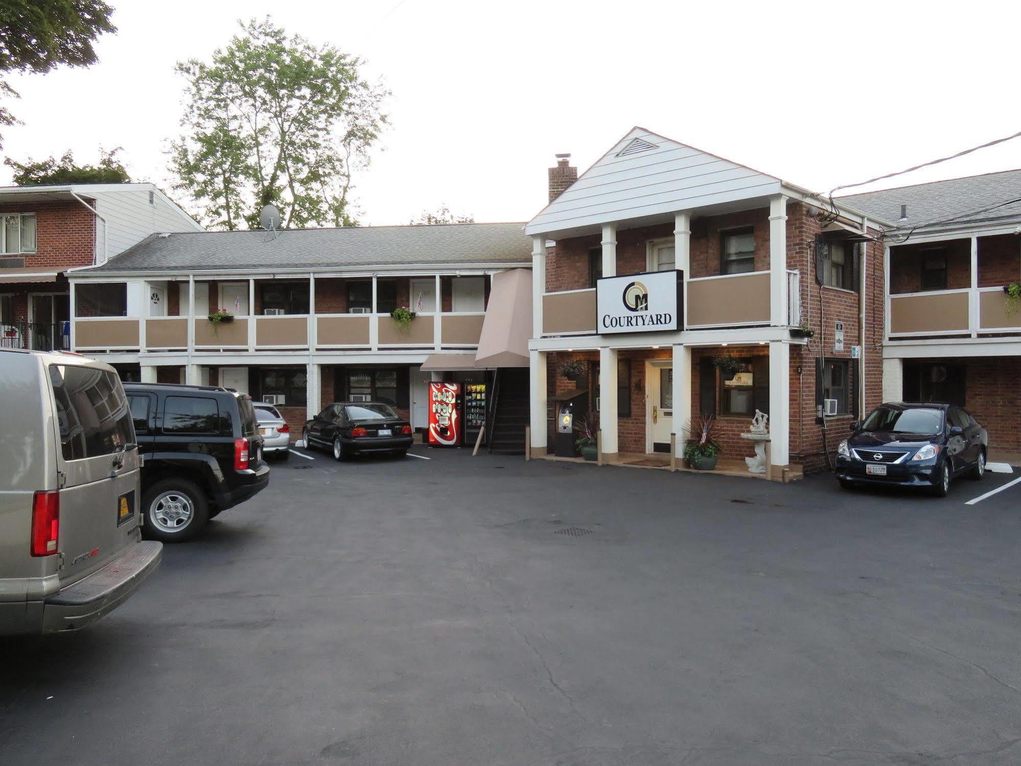 Central Motel Courtyard White Plains Dış mekan fotoğraf