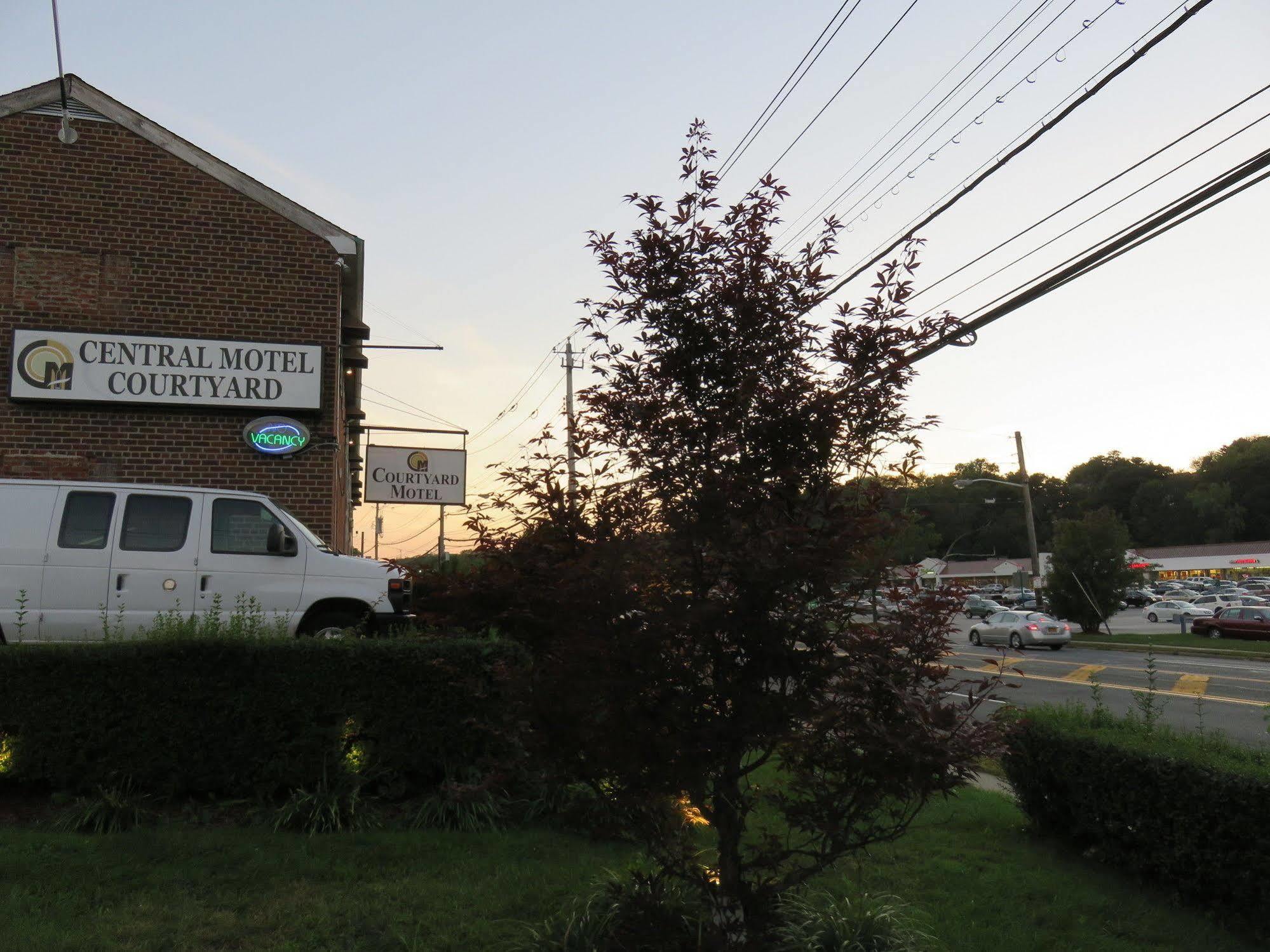 Central Motel Courtyard White Plains Dış mekan fotoğraf