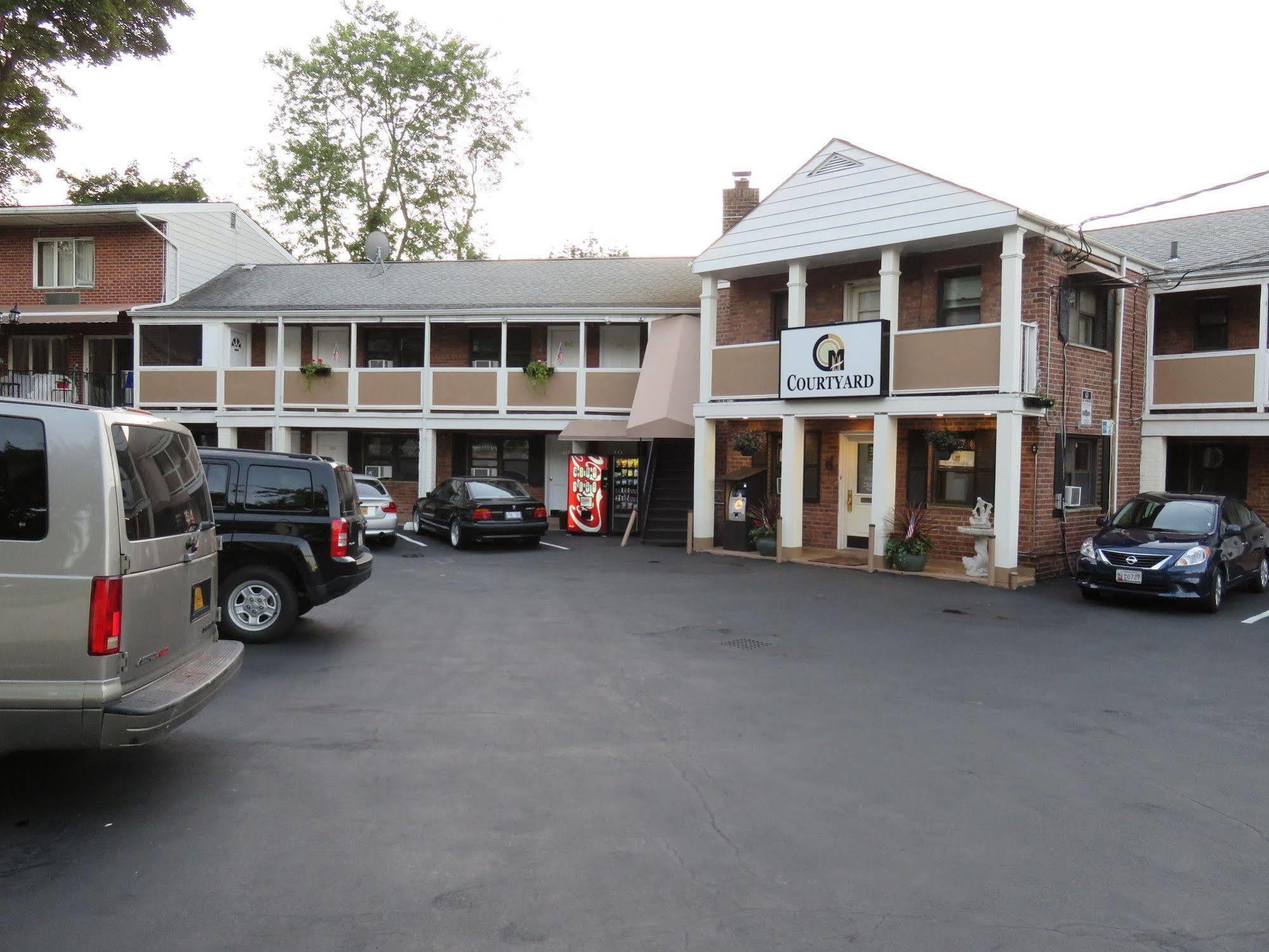 Central Motel Courtyard White Plains Dış mekan fotoğraf