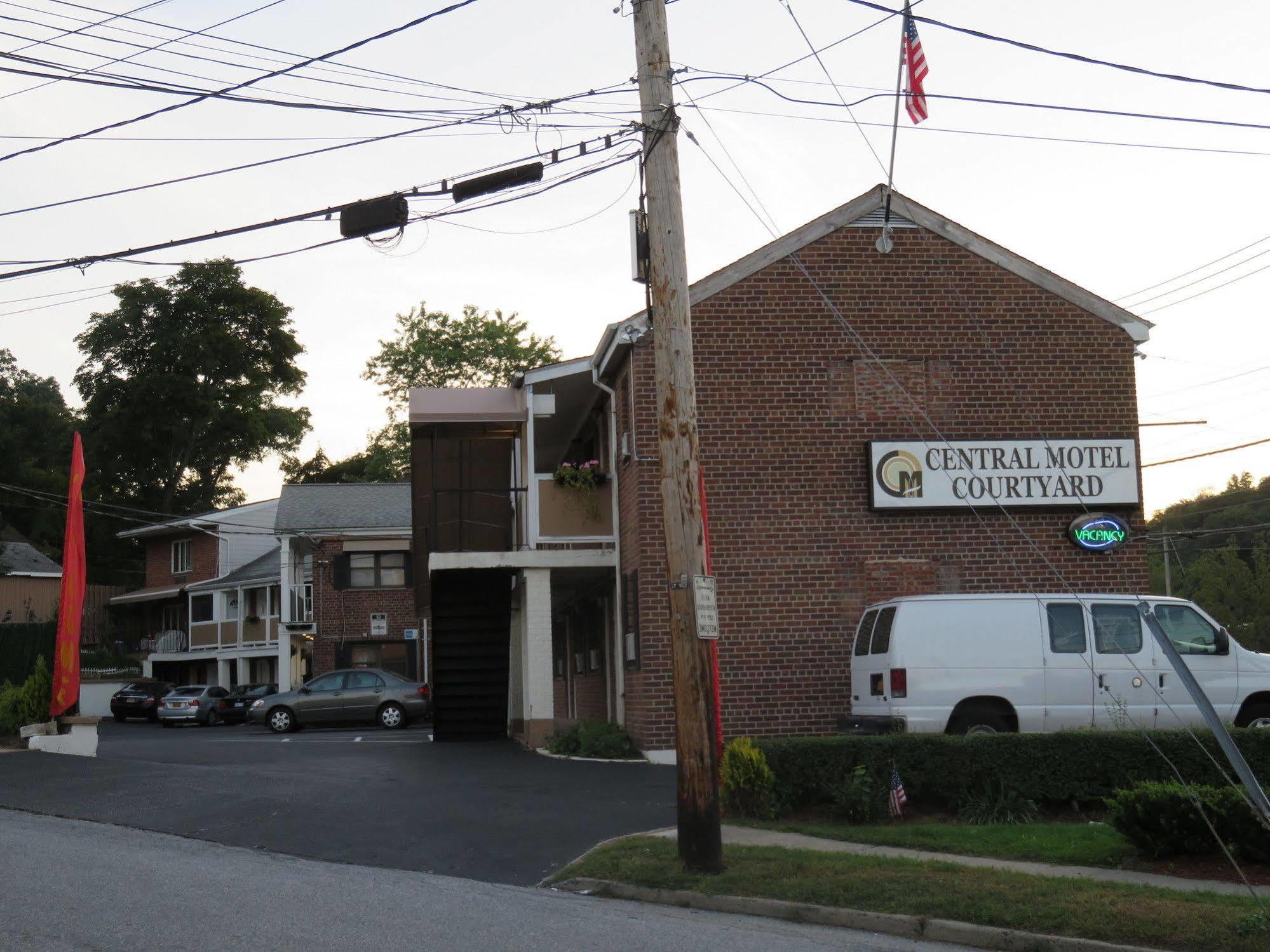 Central Motel Courtyard White Plains Dış mekan fotoğraf