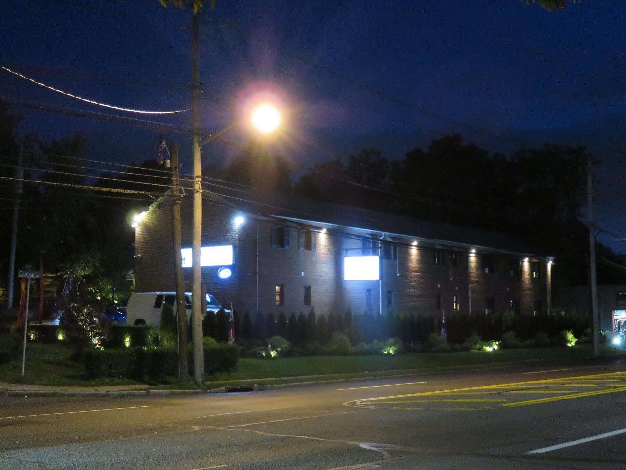 Central Motel Courtyard White Plains Dış mekan fotoğraf
