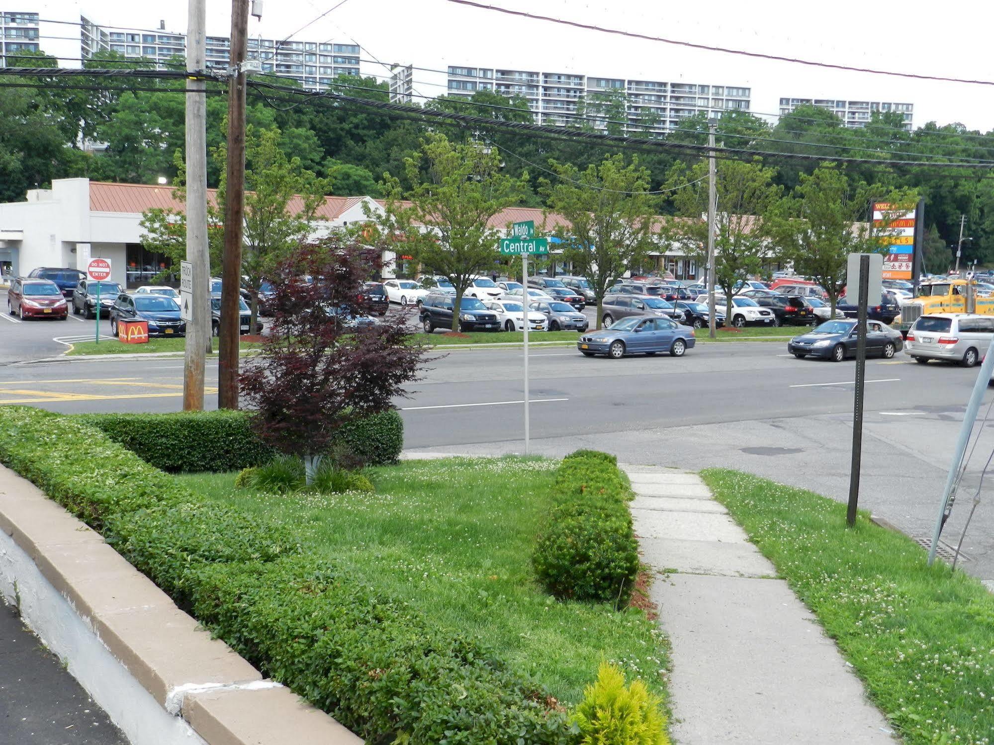 Central Motel Courtyard White Plains Dış mekan fotoğraf