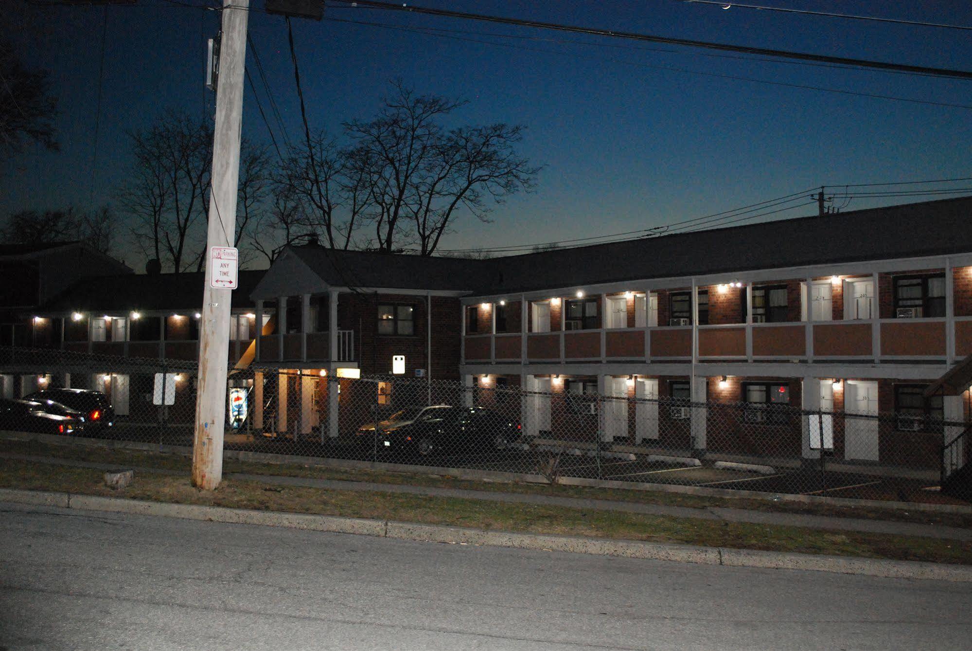 Central Motel Courtyard White Plains Dış mekan fotoğraf