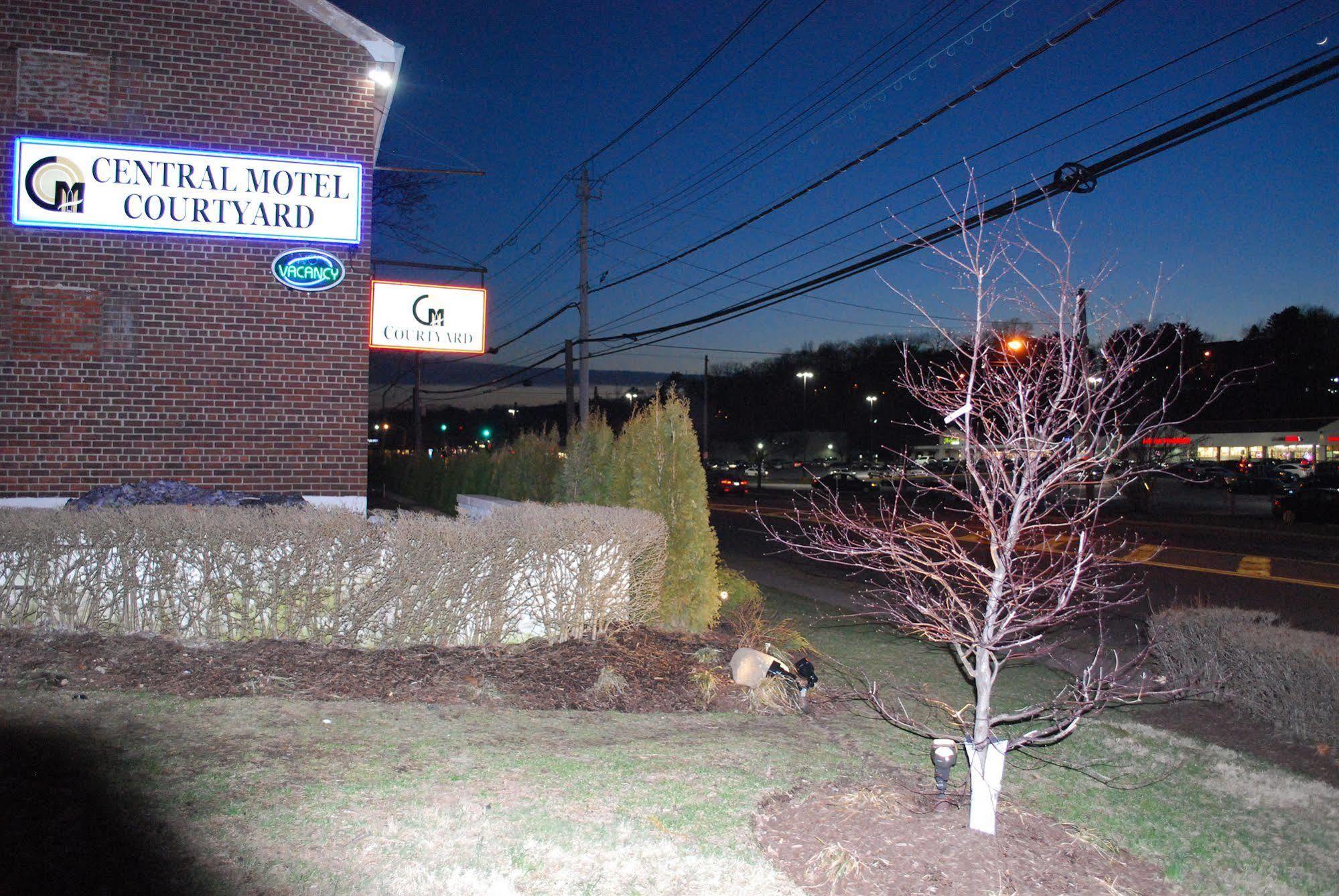 Central Motel Courtyard White Plains Dış mekan fotoğraf